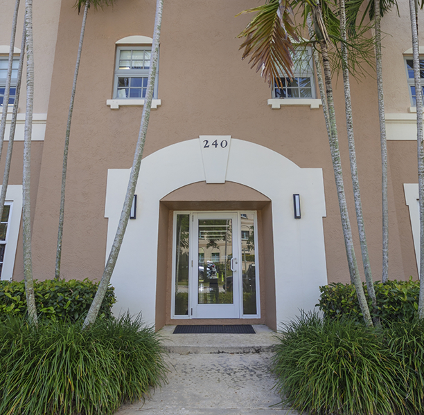 Exterior of the front entrance to Alberto J. Lamberti, DMD